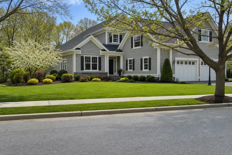 The Best Time to Sell a House: What Each Season Does to Your Price